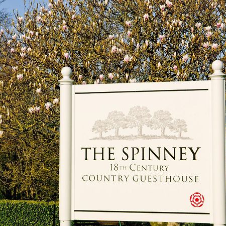 The Spinney Μπάρνστεϊπλ Εξωτερικό φωτογραφία